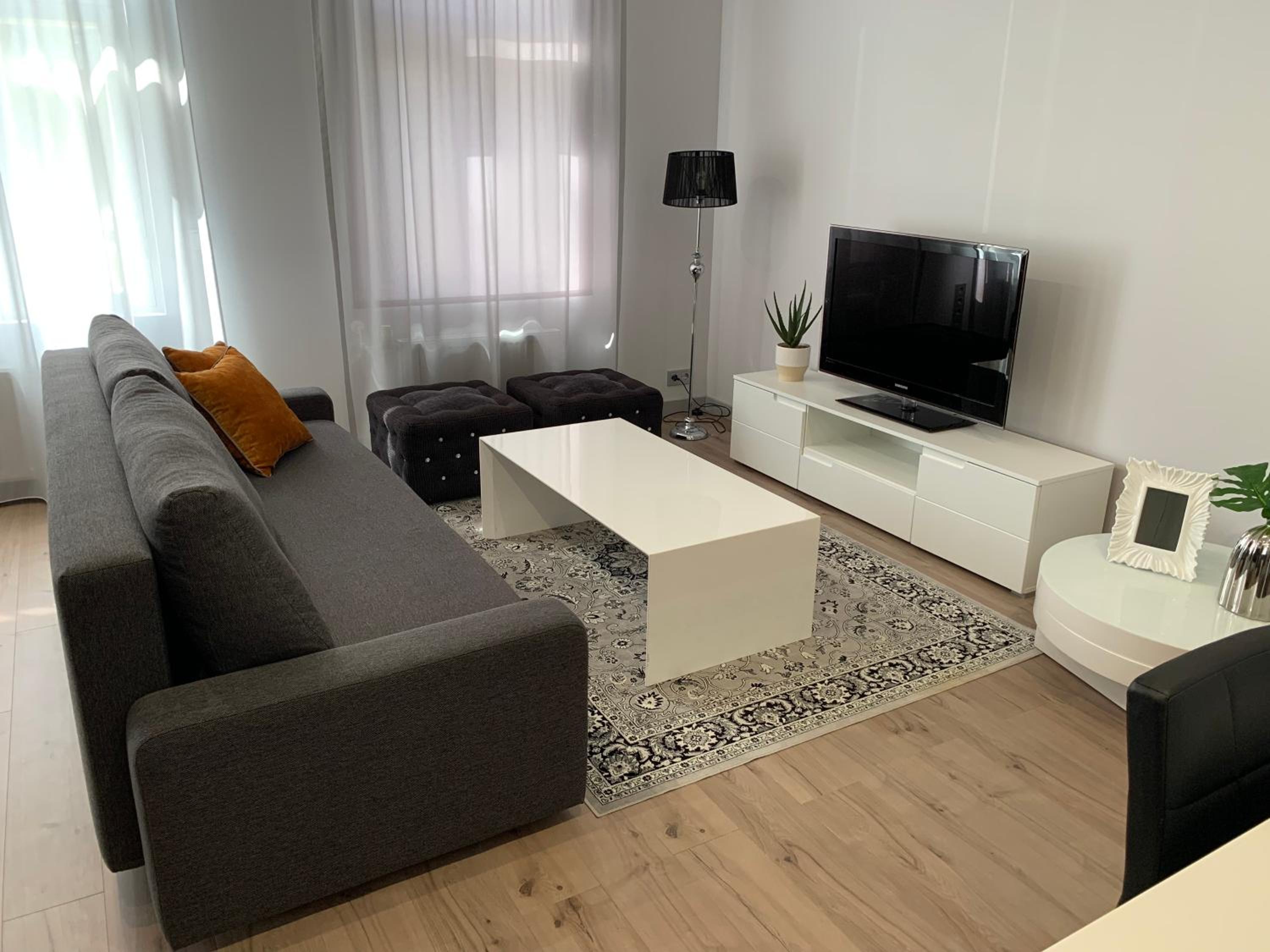 Tallinn Vacations - Zair Fireplace Apartments - Property Image 14