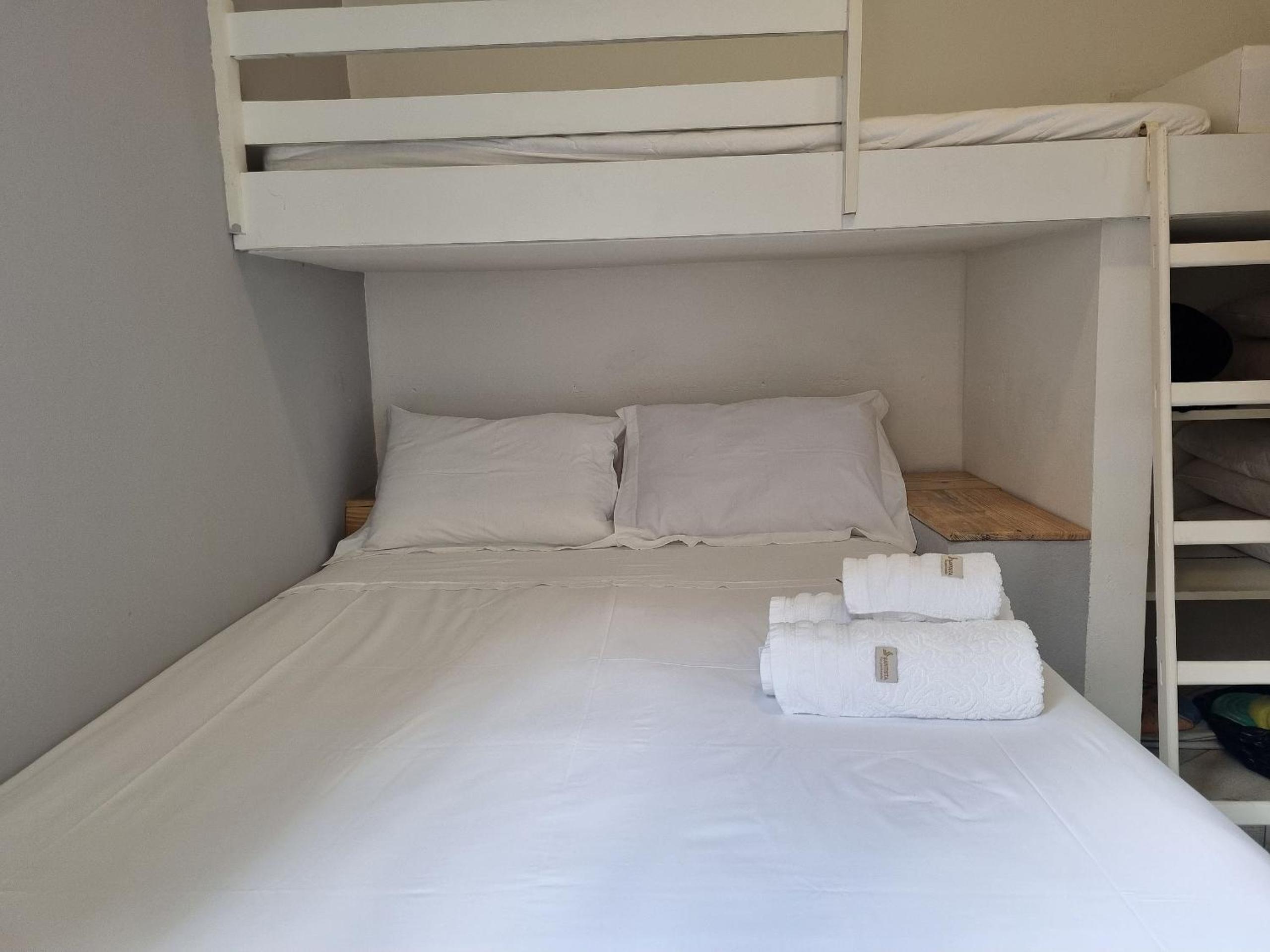 Casas com jacuzzi e churrasqueira a 500 metros da Praia do Perequê na Ilhabela