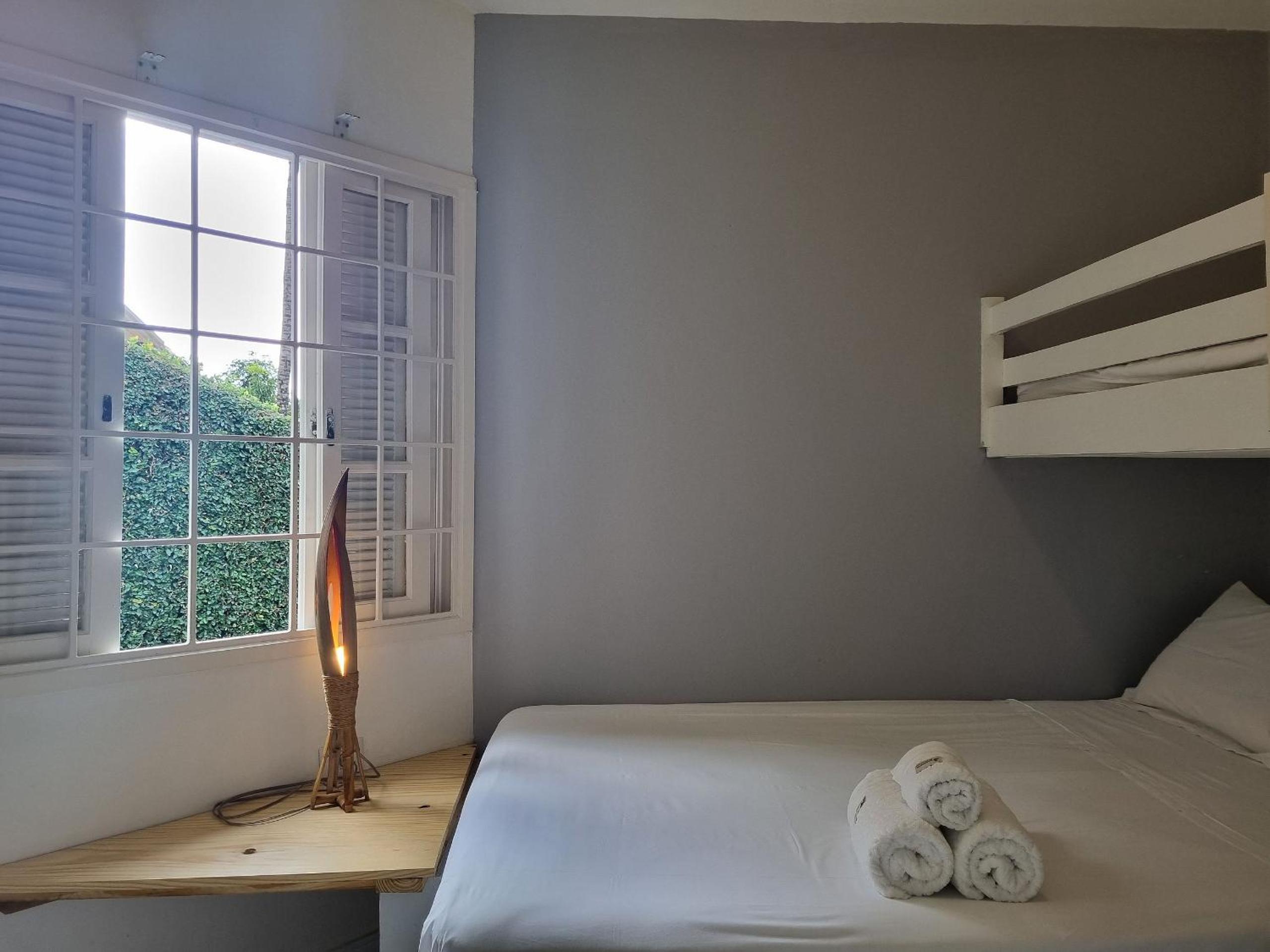 Casas com jacuzzi e churrasqueira a 500 metros da Praia do Perequê na Ilhabela