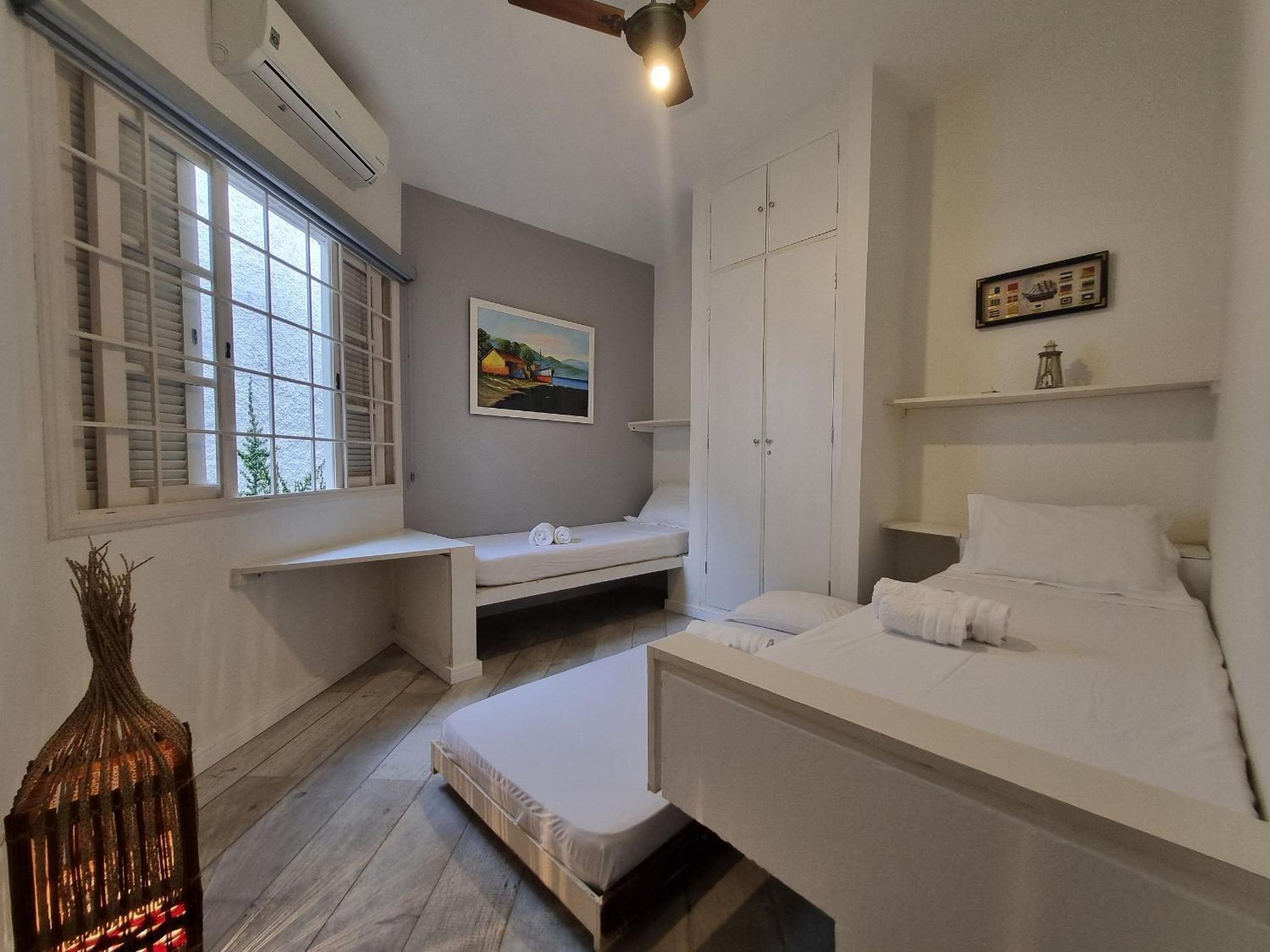 Casas com jacuzzi e churrasqueira a 500 metros da Praia do Perequê na Ilhabela