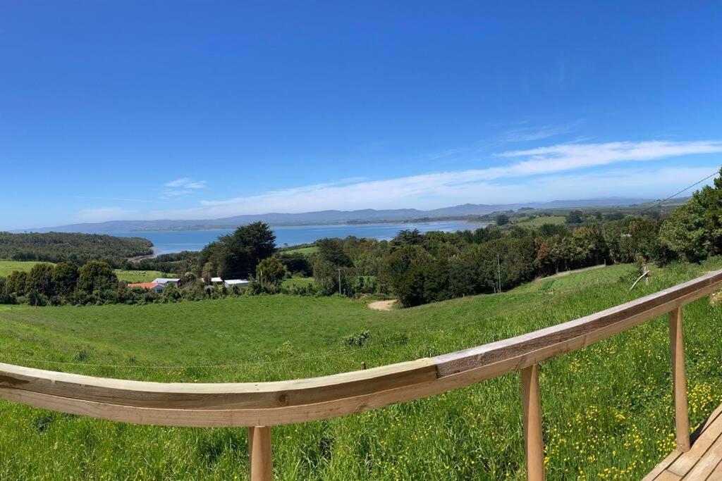 Cabaña de campo con vista al mar