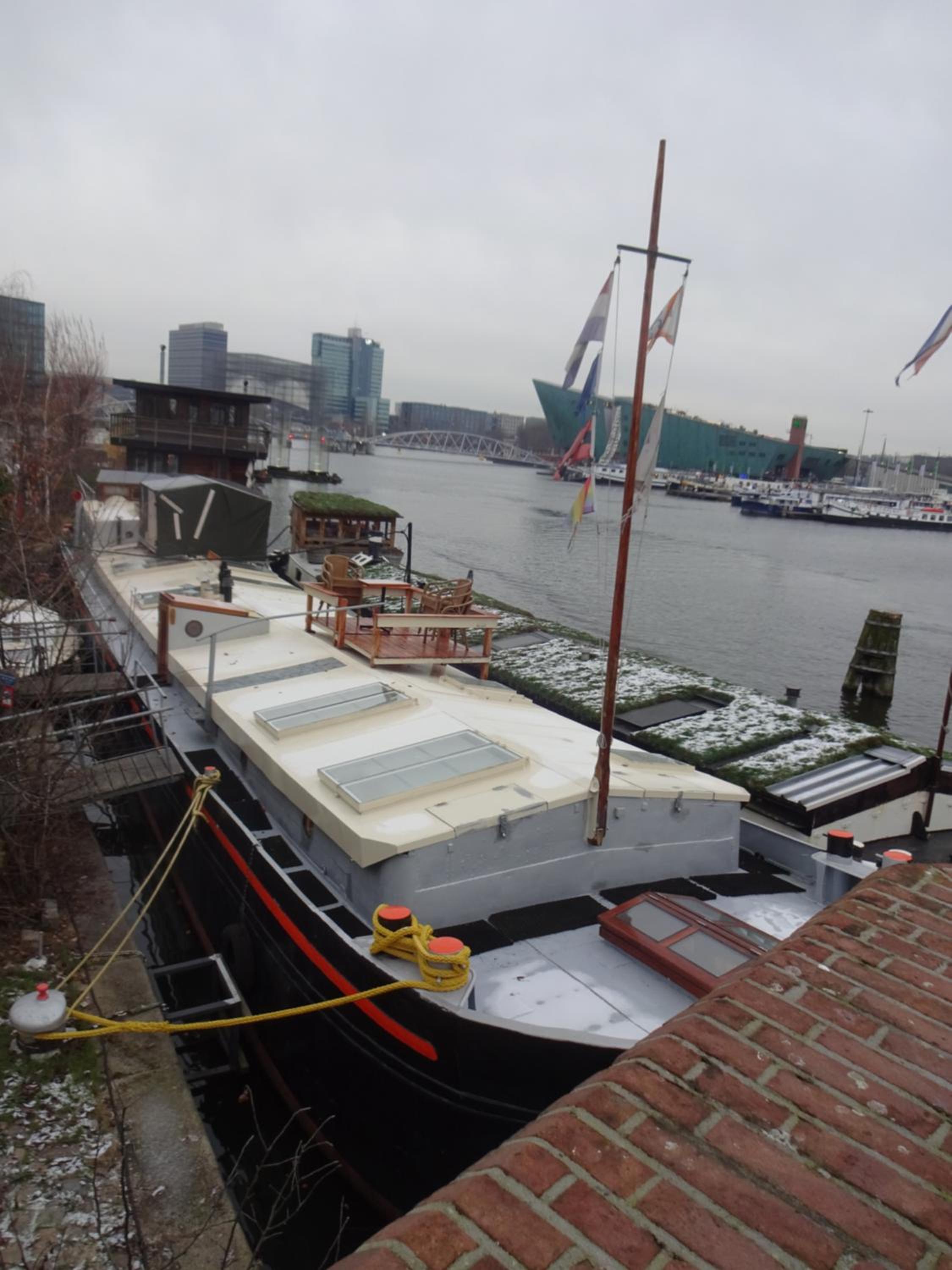 Anna Houseboat