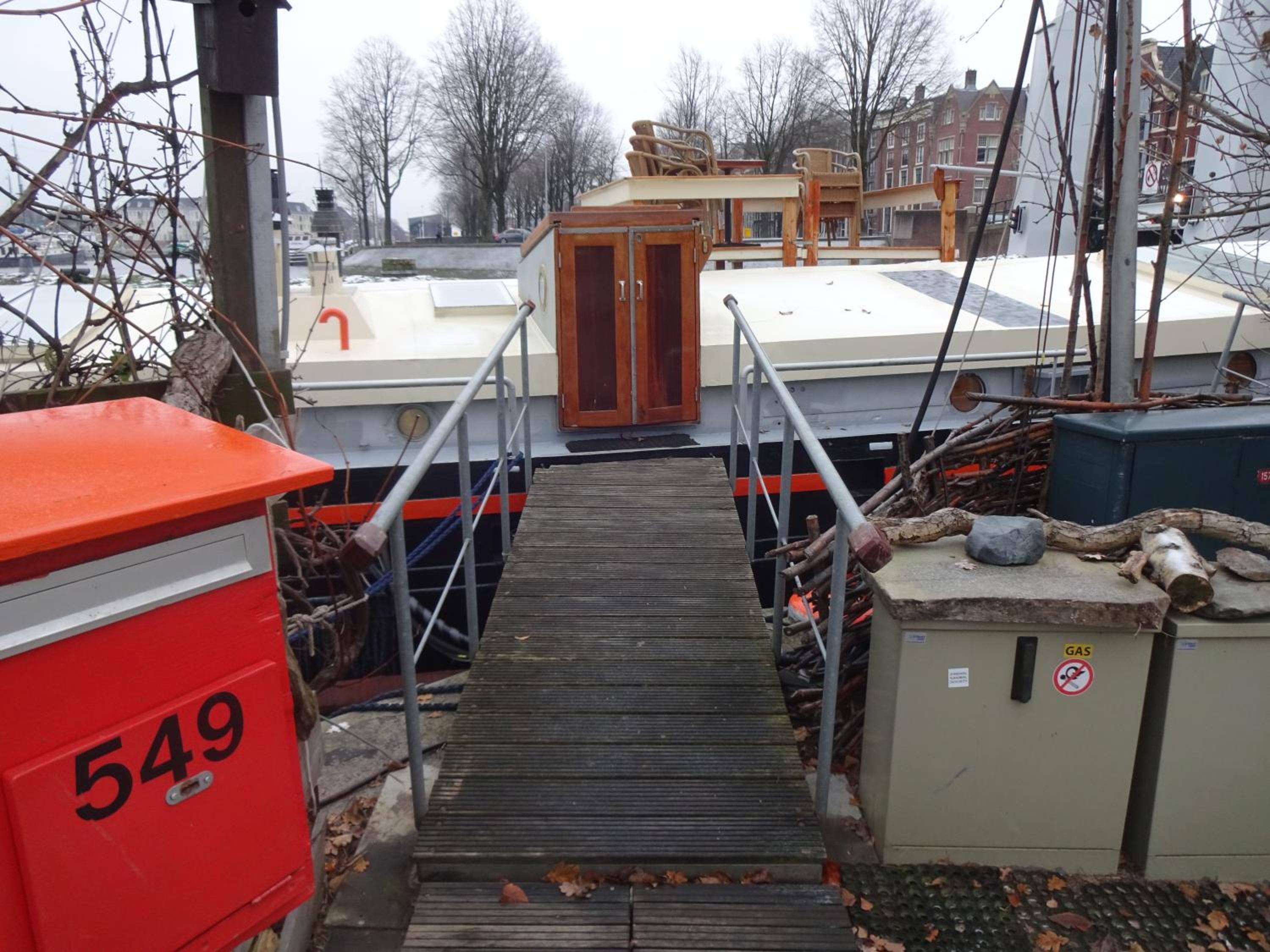 Anna Houseboat