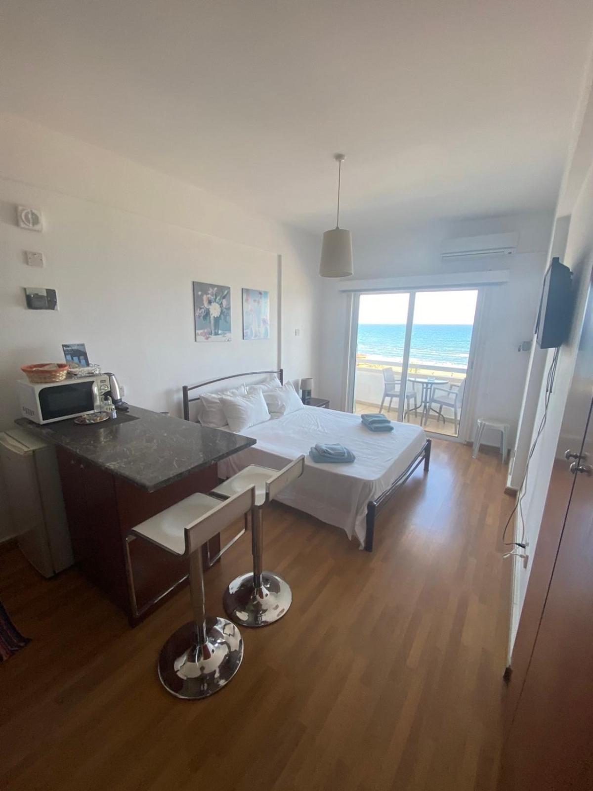 Alex Beach Apartment 33 view 2