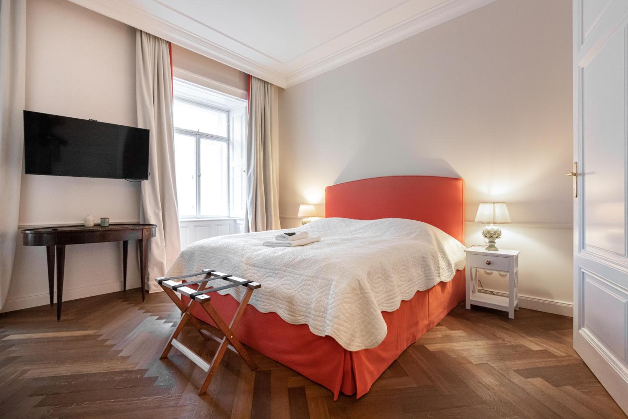 Noble Luxurious Palais