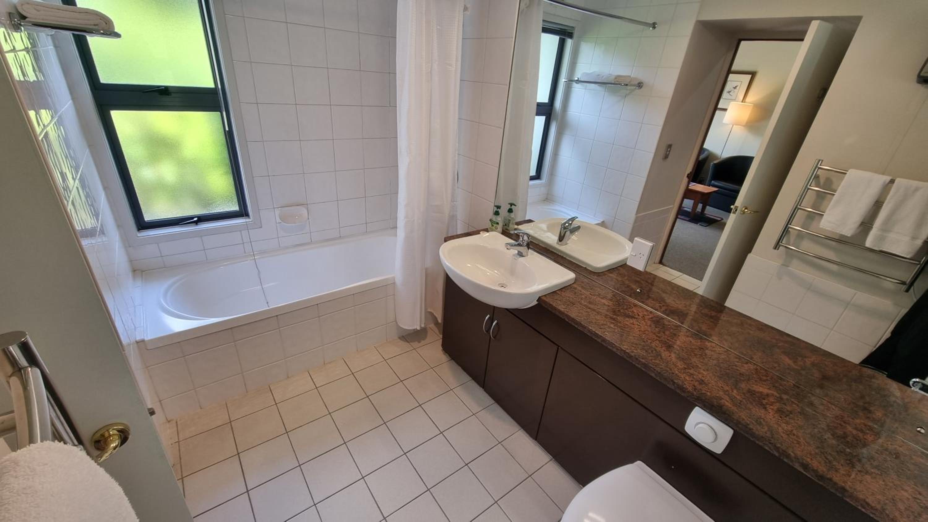 18 Jollies Pass Road - Garden Studio 346 view 4