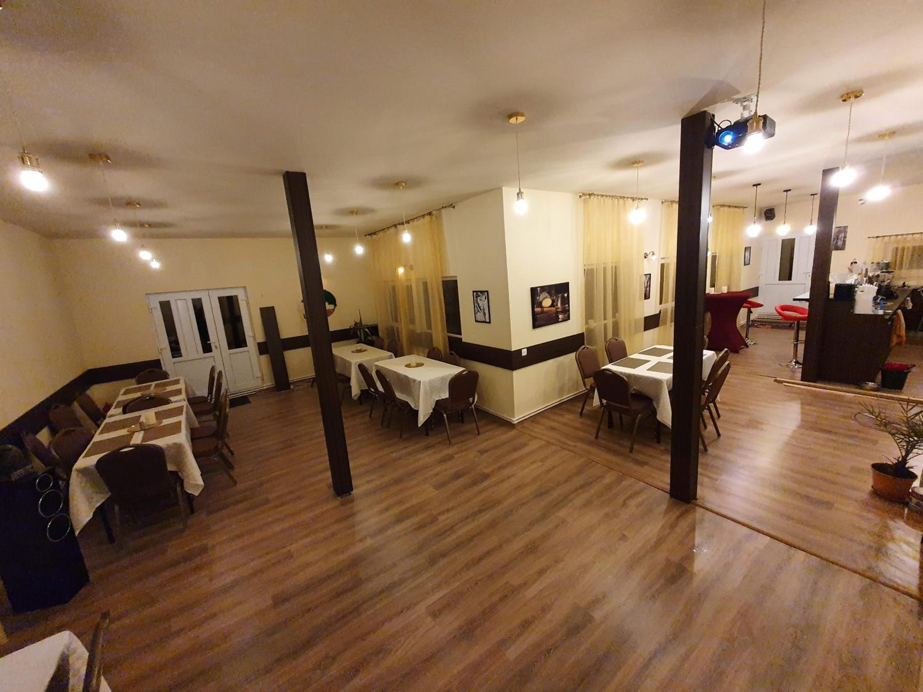 Forest Inn