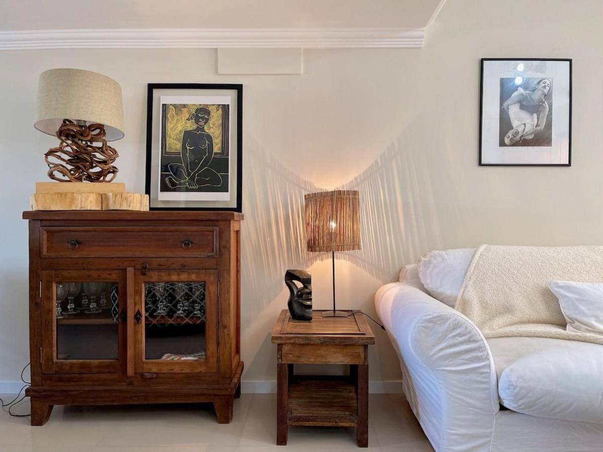 Casa TRIPLEX 3 dorm a 6QD RUA COBERTA CANELA