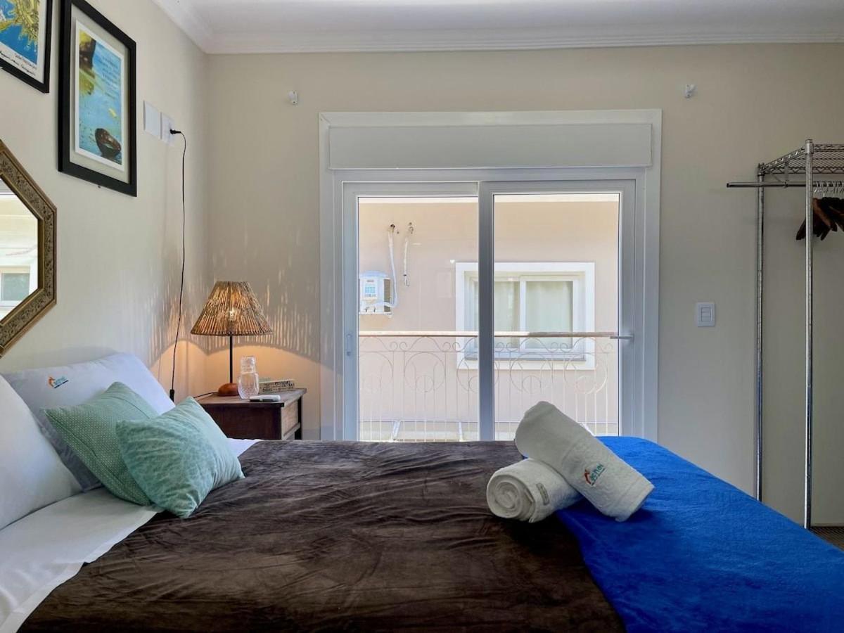 Casa TRIPLEX 3 dorm a 6QD RUA COBERTA CANELA