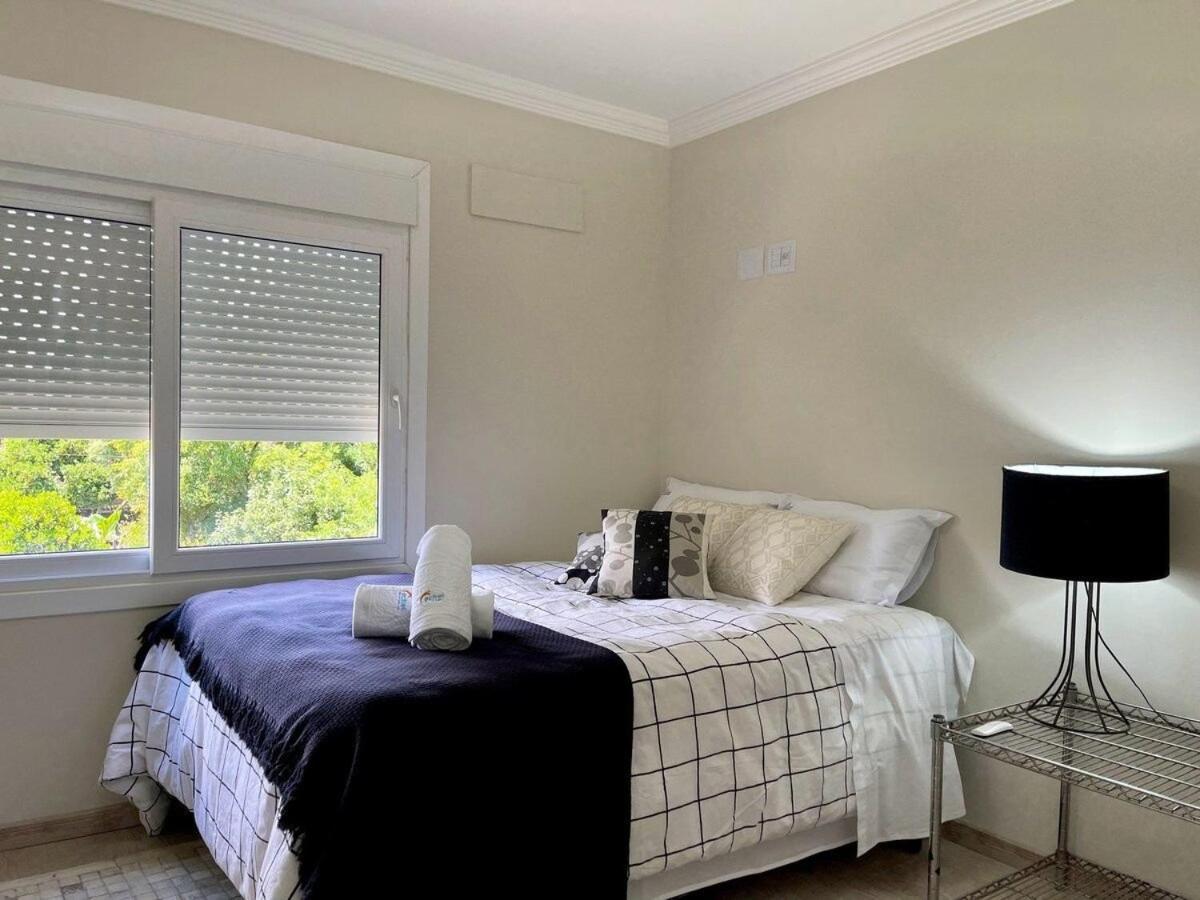 Casa TRIPLEX 3 dorm a 6QD RUA COBERTA CANELA