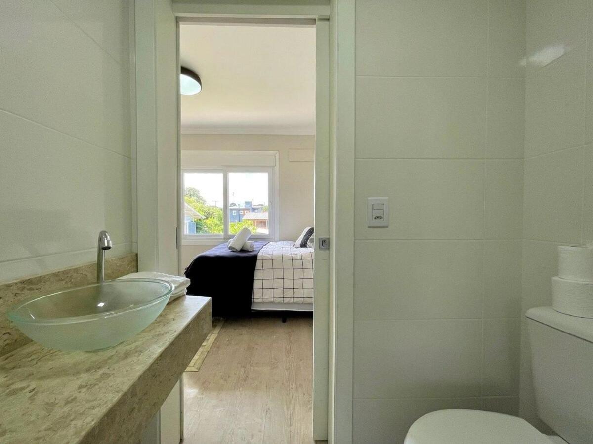 Casa TRIPLEX 3 dorm a 6QD RUA COBERTA CANELA