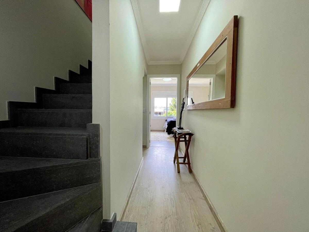 Casa TRIPLEX 3 dorm a 6QD RUA COBERTA CANELA