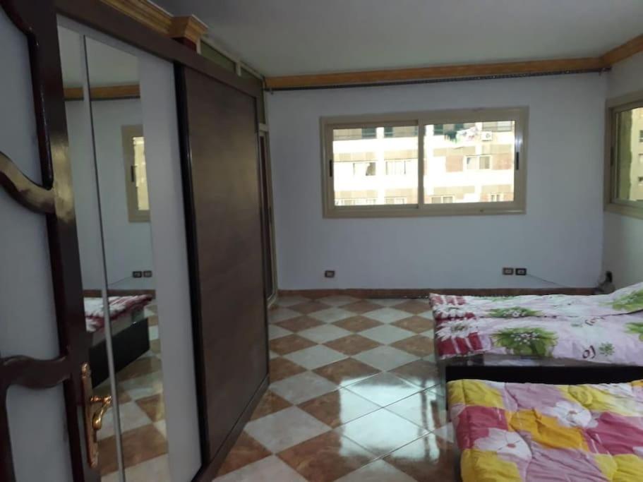 Schöne Wohnung mit Blick auf Nil und Pyramiden