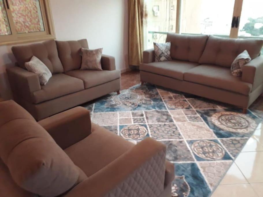 Schöne Wohnung mit Blick auf Nil und Pyramiden