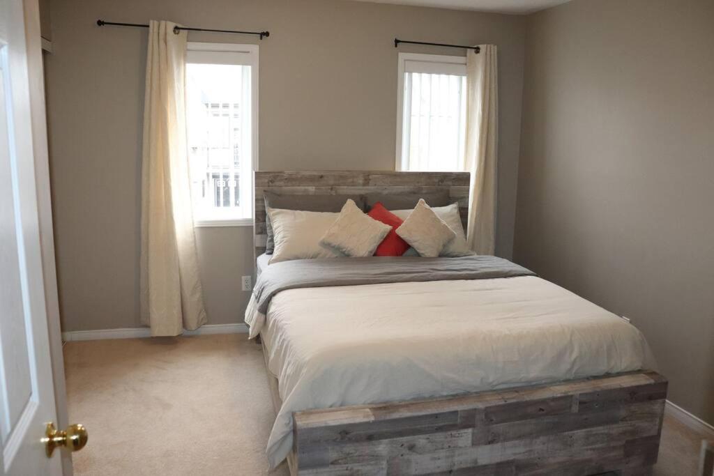 Detached 3 BR home in Ajax,On