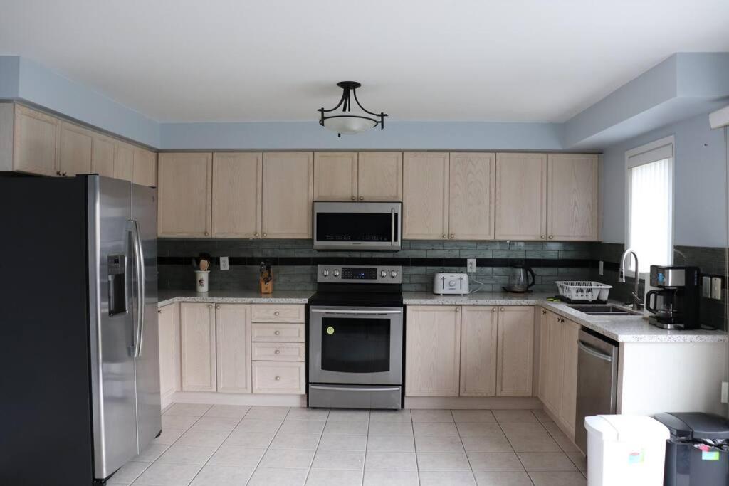 Detached 3 BR home in Ajax,On