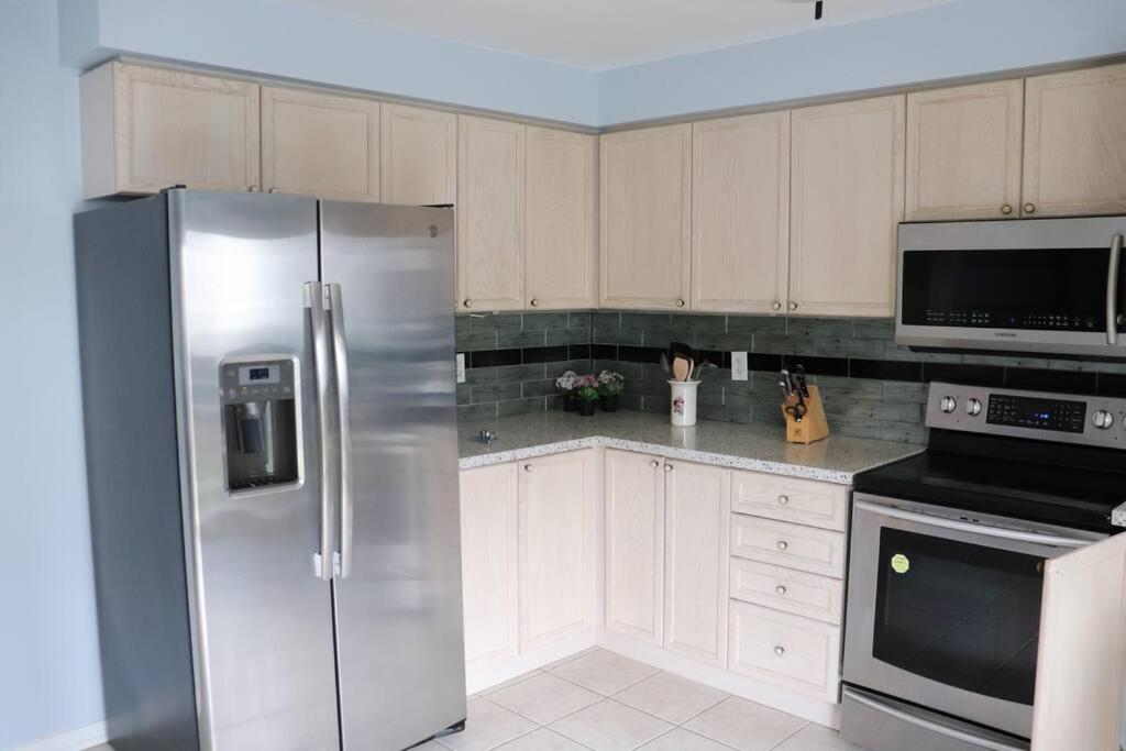 Detached 3 BR home in Ajax,On