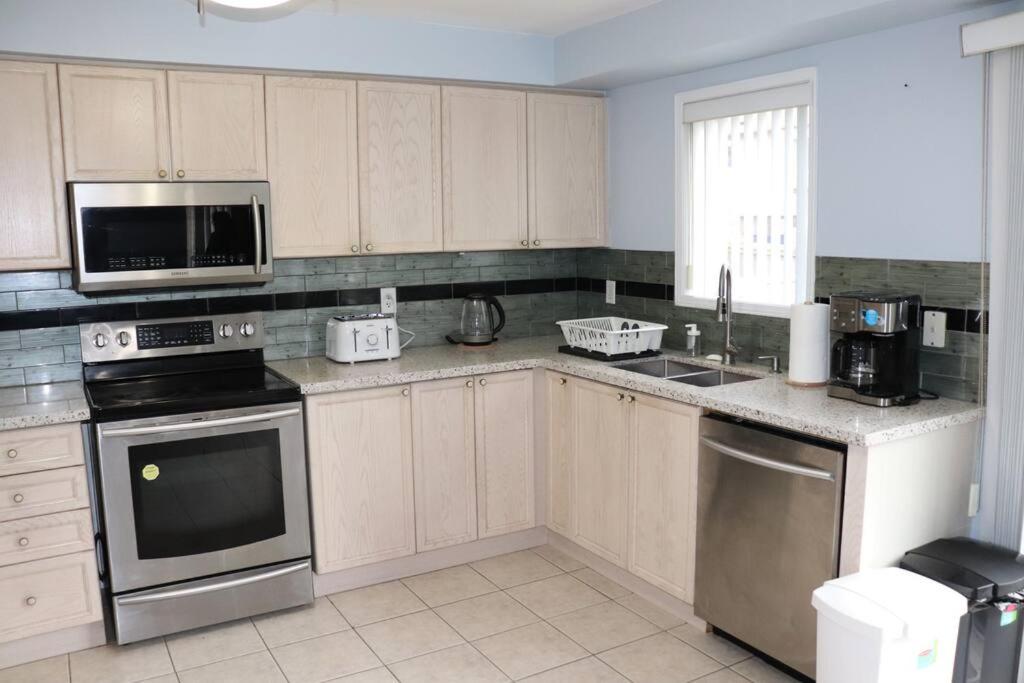 Detached 3 BR home in Ajax,On