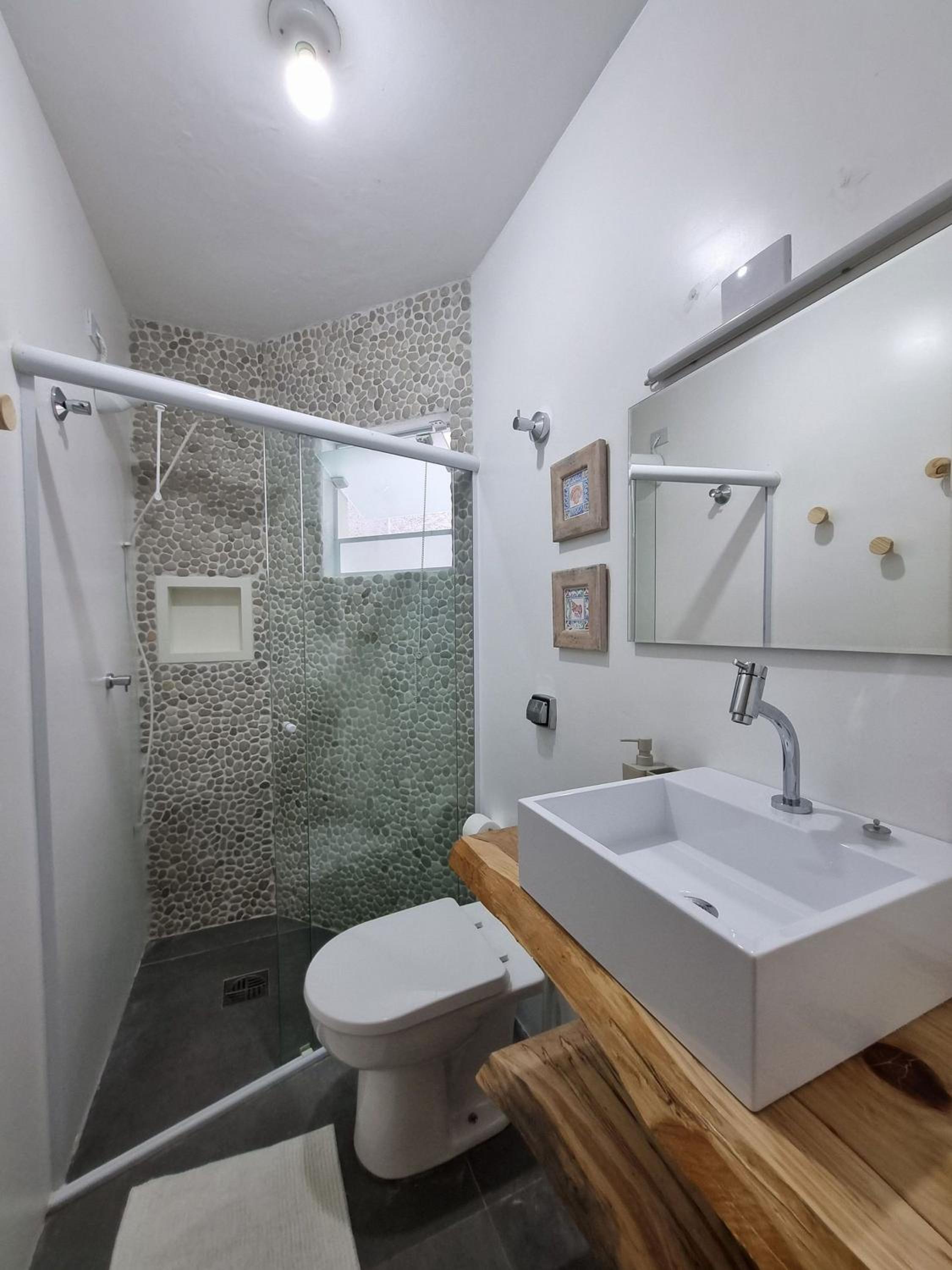 Casas com jacuzzi e churrasqueira a 500 metros da Praia do Perequê na Ilhabela