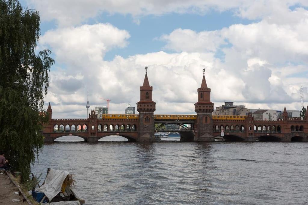 Holiday 33 Apartment K next to Alexanderplatz, 4 rooms with bathroom & guest toilet