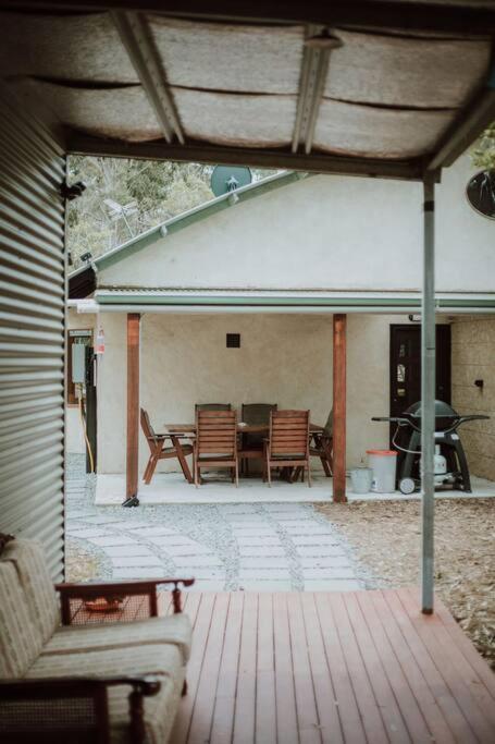 Three Little Pigs Escape - Main and Cabin - OFF GRID property