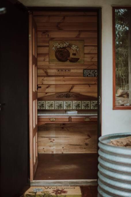 Three Little Pigs Escape - Main and Cabin - OFF GRID property