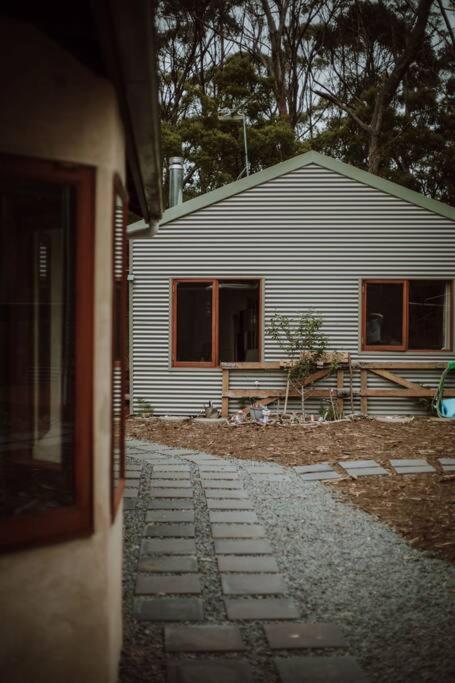 Three Little Pigs Escape - Main and Cabin - OFF GRID property