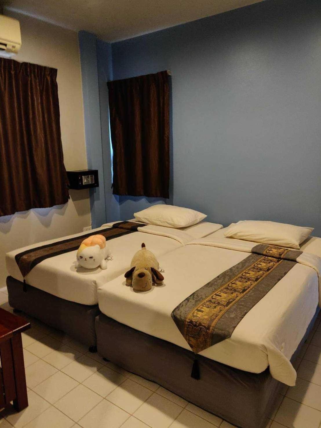 Baan Klang Aow Beach Resort