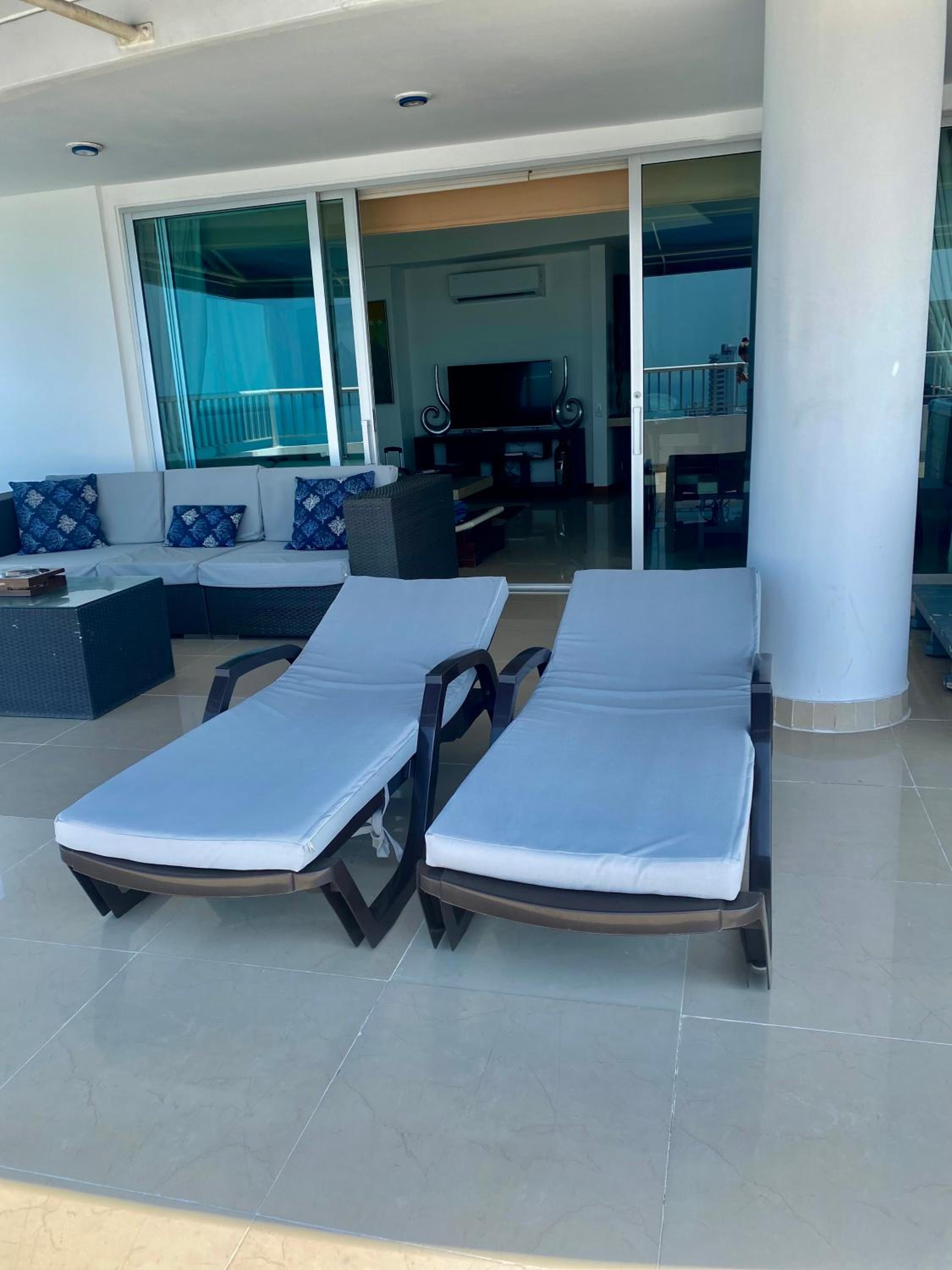 Palmetto Penthouse Deluxe Beautiful view and sunset floor 39