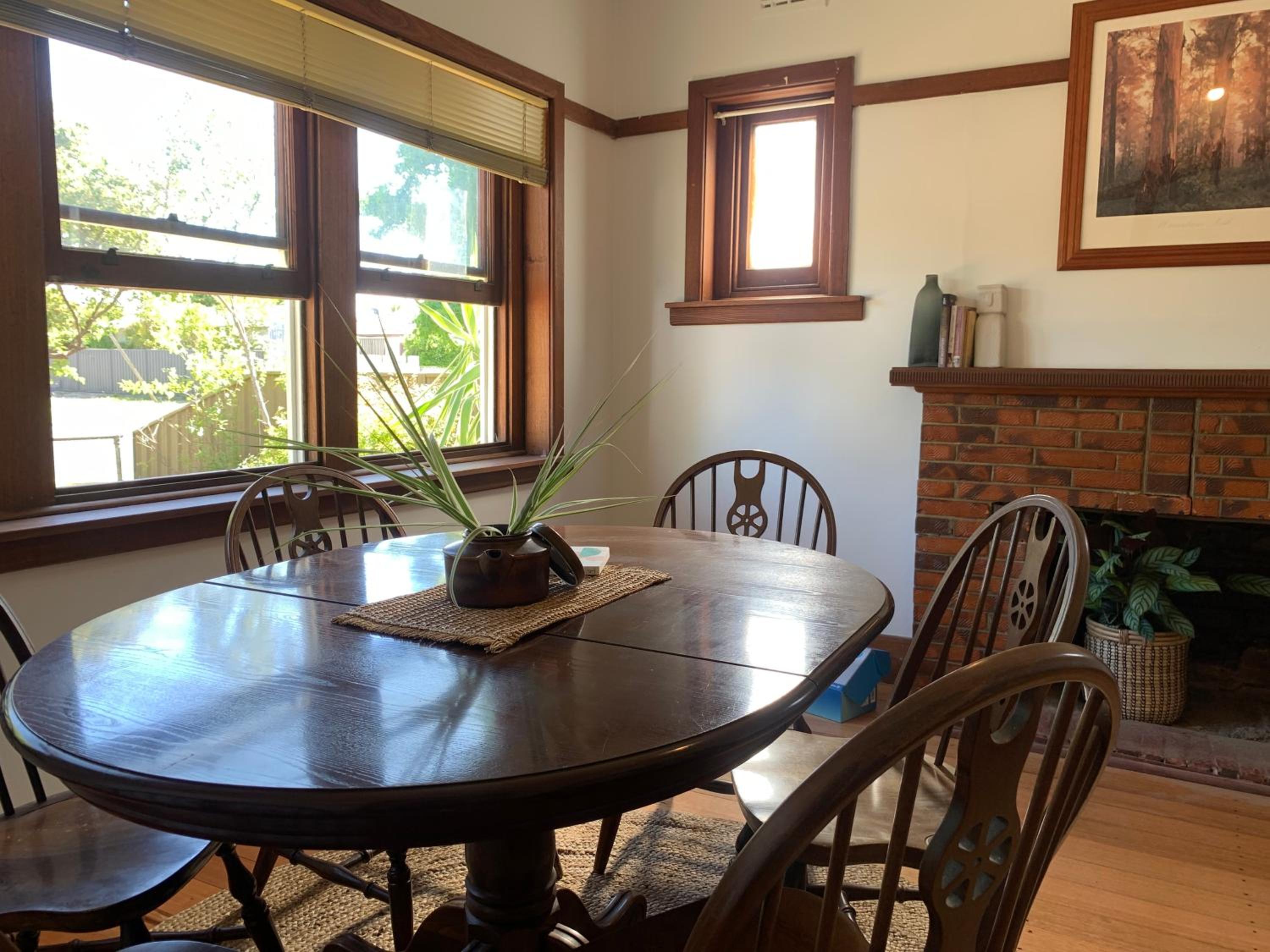 Nilmar Ave - Central Cozy 1950s Wodonga 3br Cottage