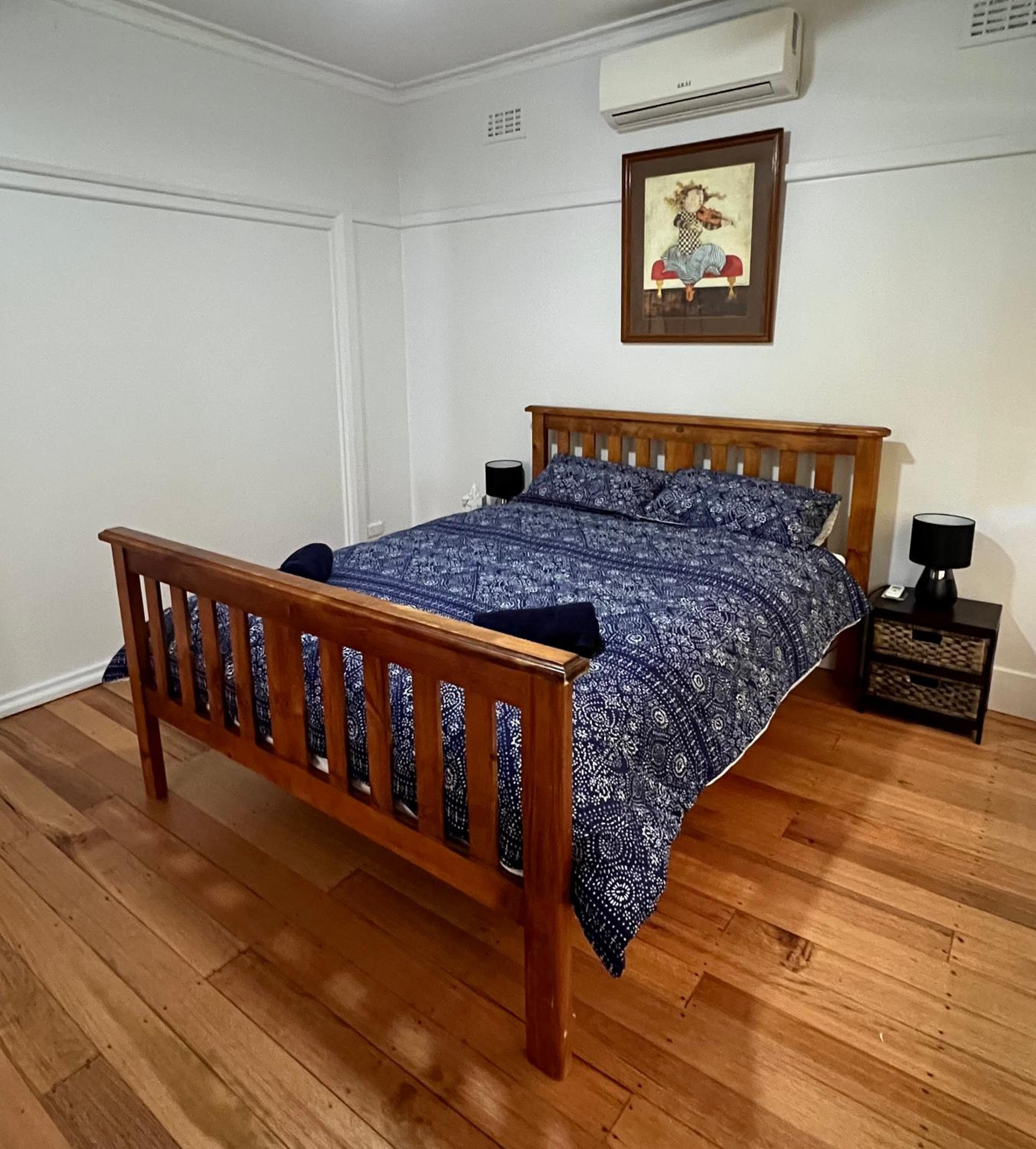 Nilmar Ave - Central Cozy 1950s Wodonga 3br Cottage