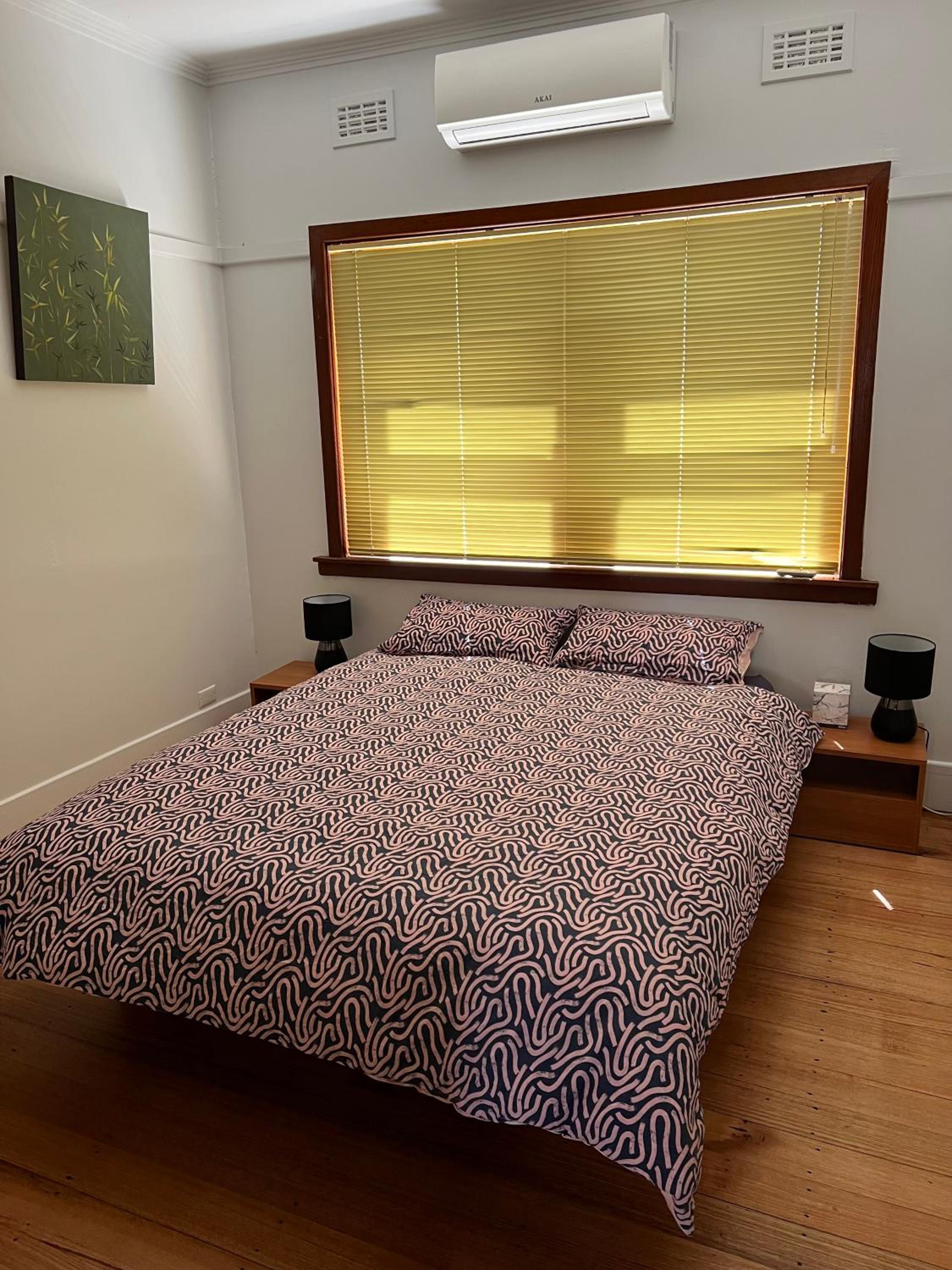 Nilmar Ave - Central Cozy 1950s Wodonga 3br Cottage