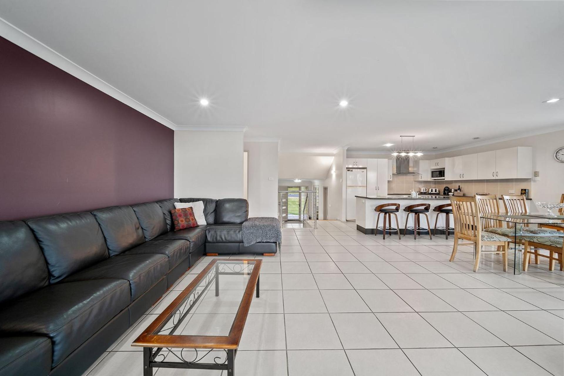 Footprints at Hyams Beach - 4BR home w. games room