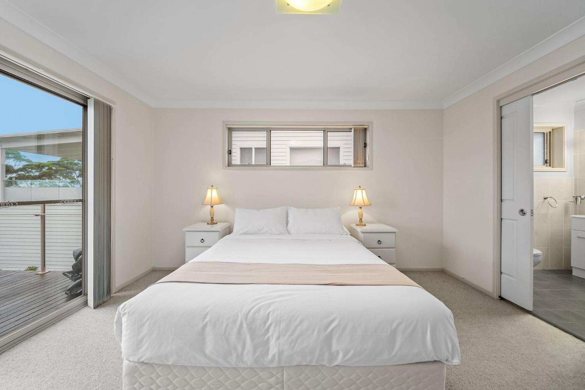 Footprints at Hyams Beach - 4BR home w. games room