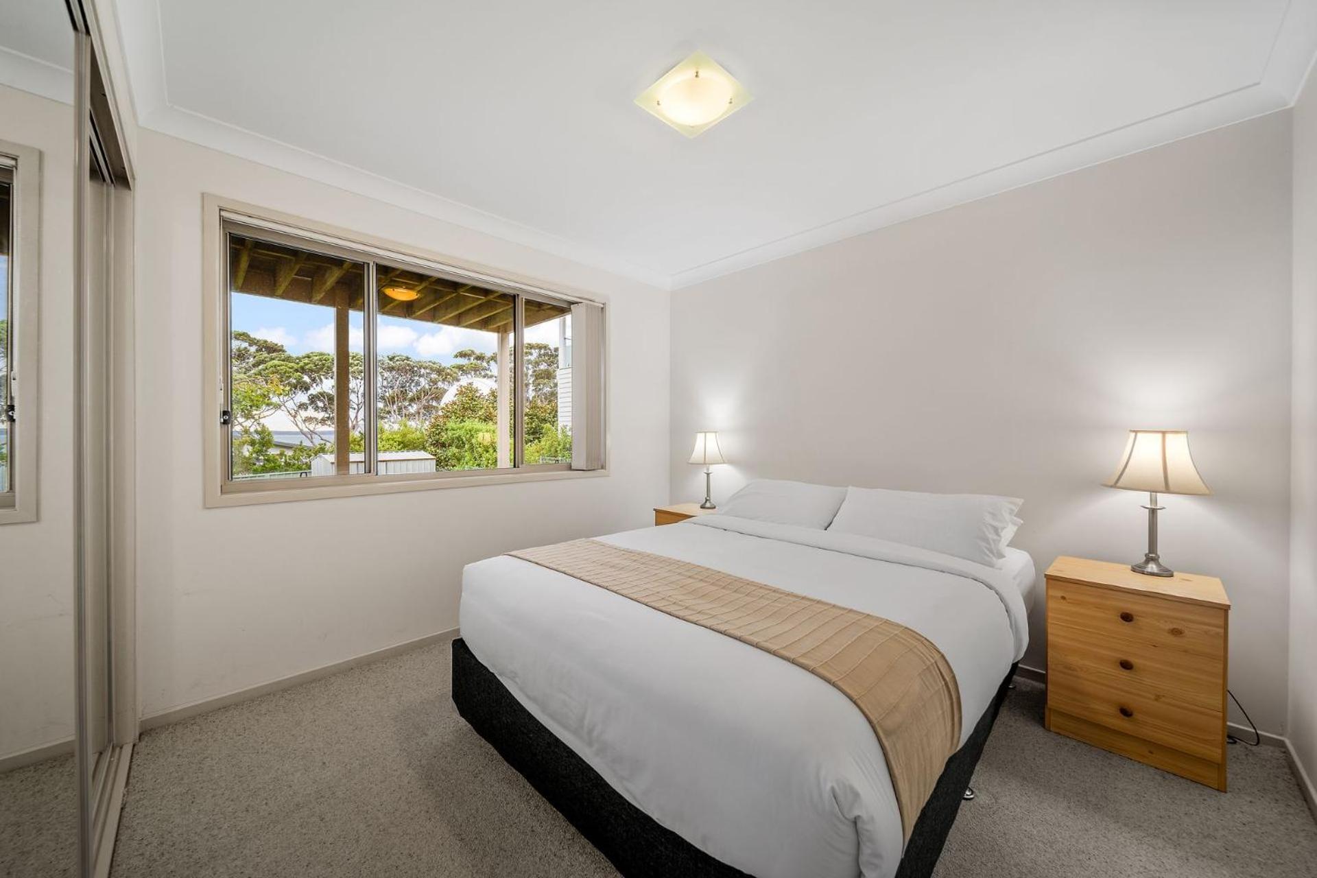 Footprints at Hyams Beach - 4BR home w. games room