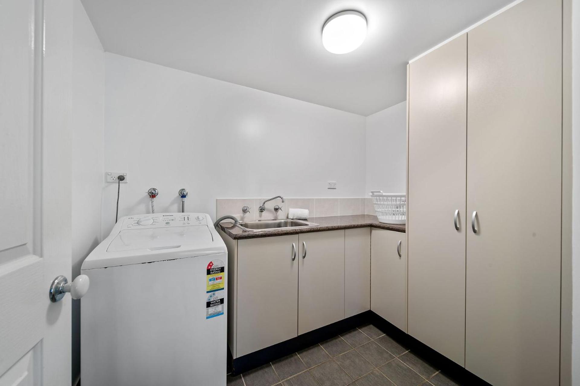 Footprints at Hyams Beach - 4BR home w. games room