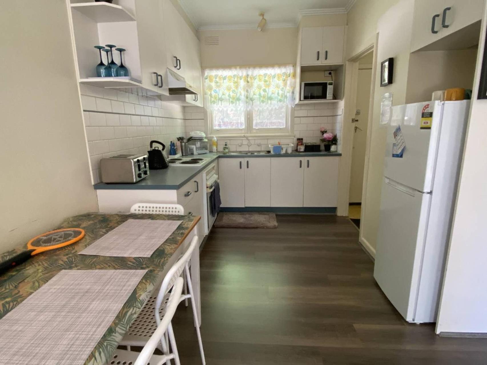 Mitcham Station Home Stay