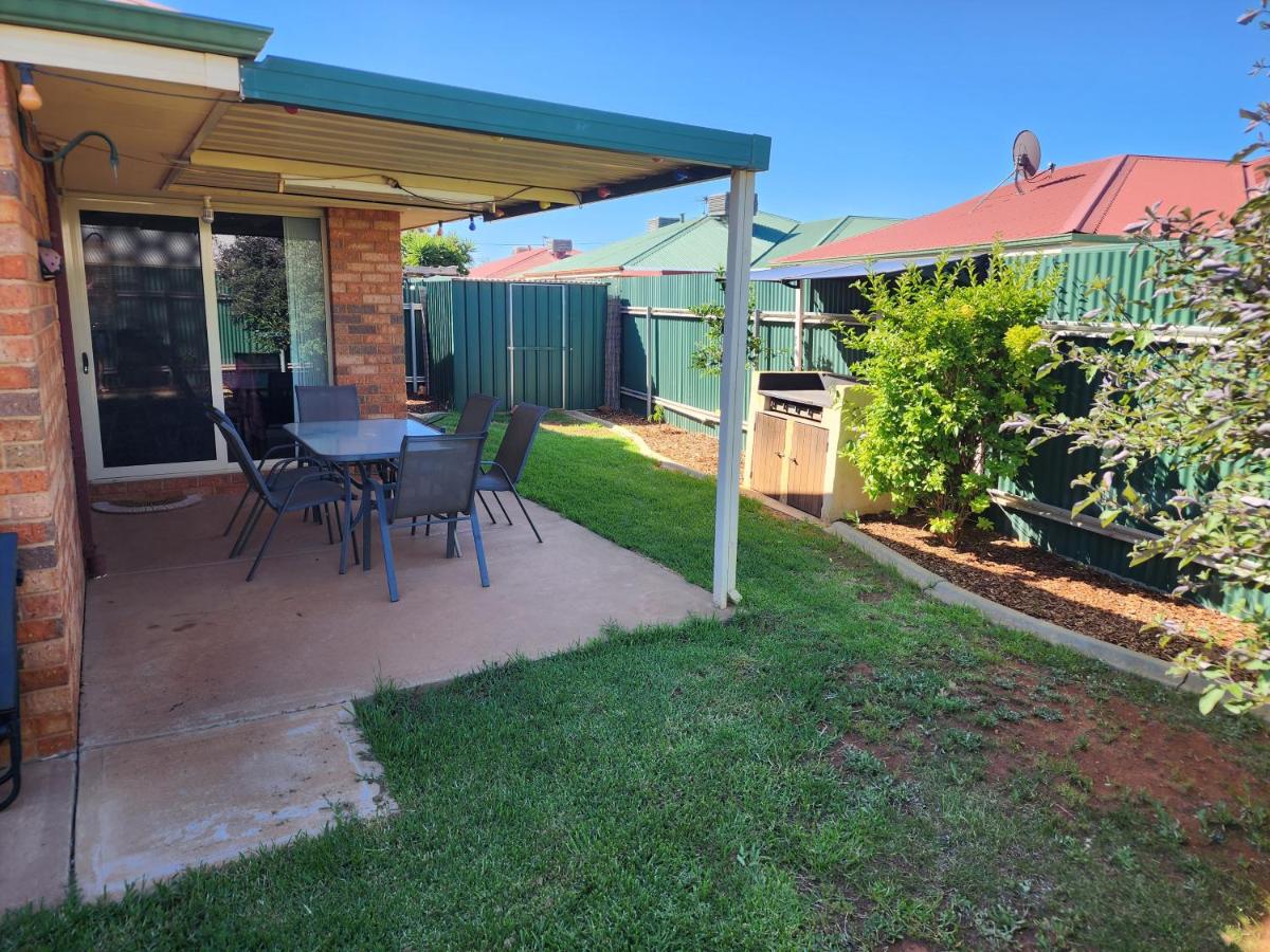 Adorable-secure 3 bedroom holiday home with Pool around the corner from The Miners Rest.