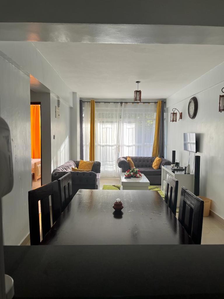 Zoe Homes Greypoint 1br and 2br Apartment 101 view 4