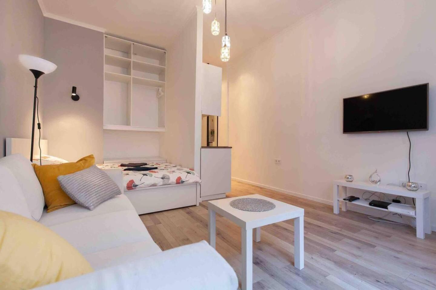 Budapest City Centre Studio - Contactless Check In