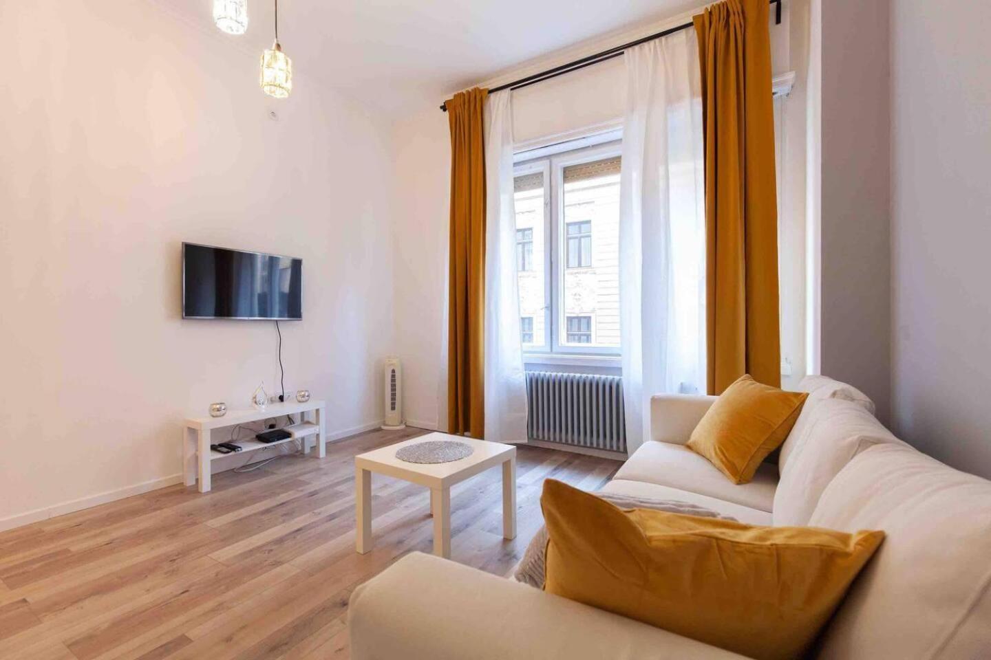 Budapest City Centre Studio - Contactless Check In