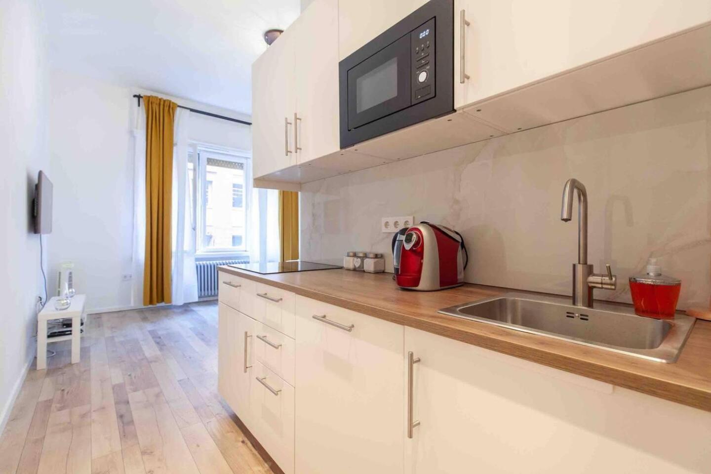 Budapest City Centre Studio - Contactless Check In