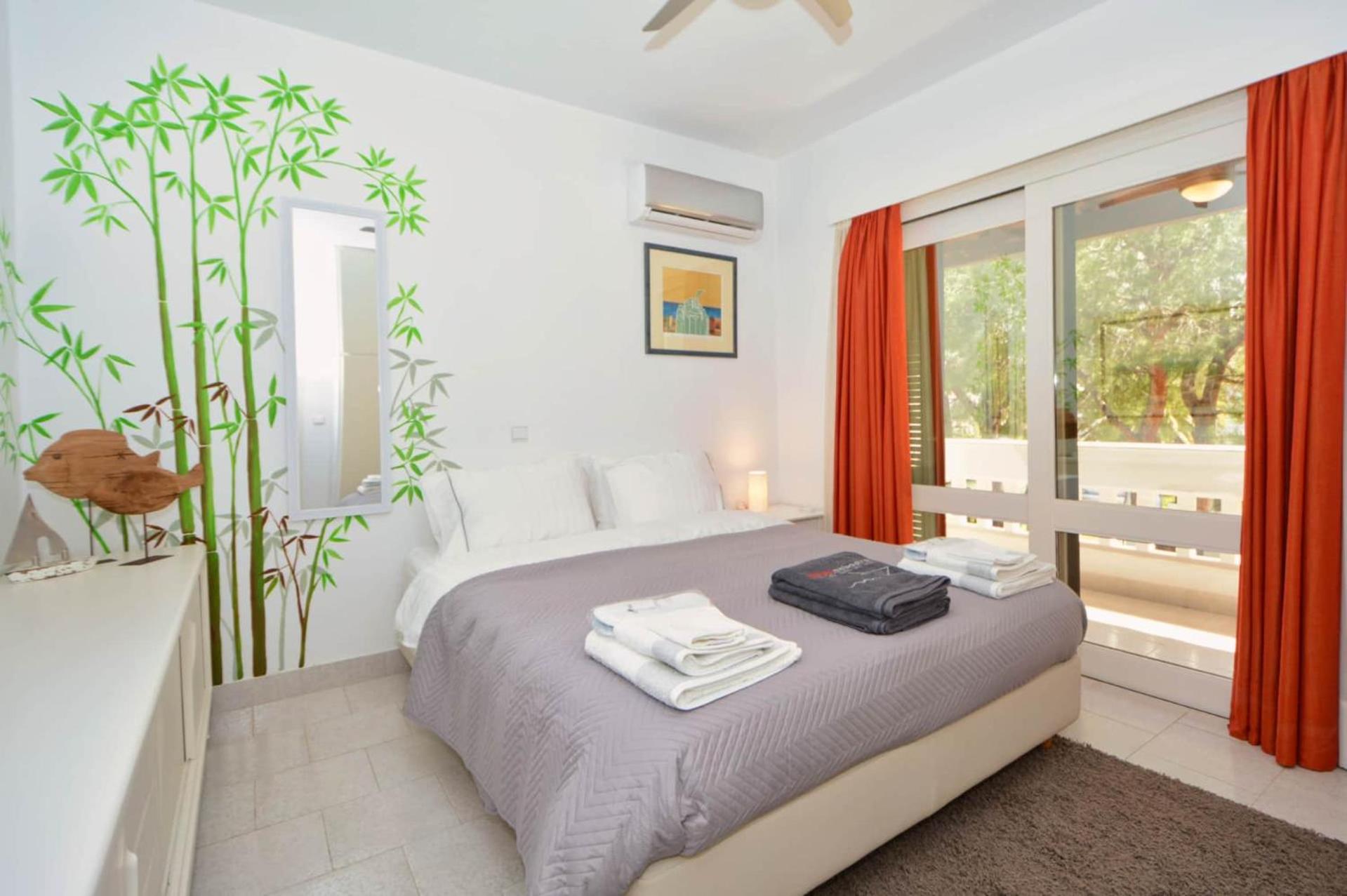 Villasonboard Dock Villa 3 Bed, 3 Bath, Canal, Greek Venice Porto Hydra