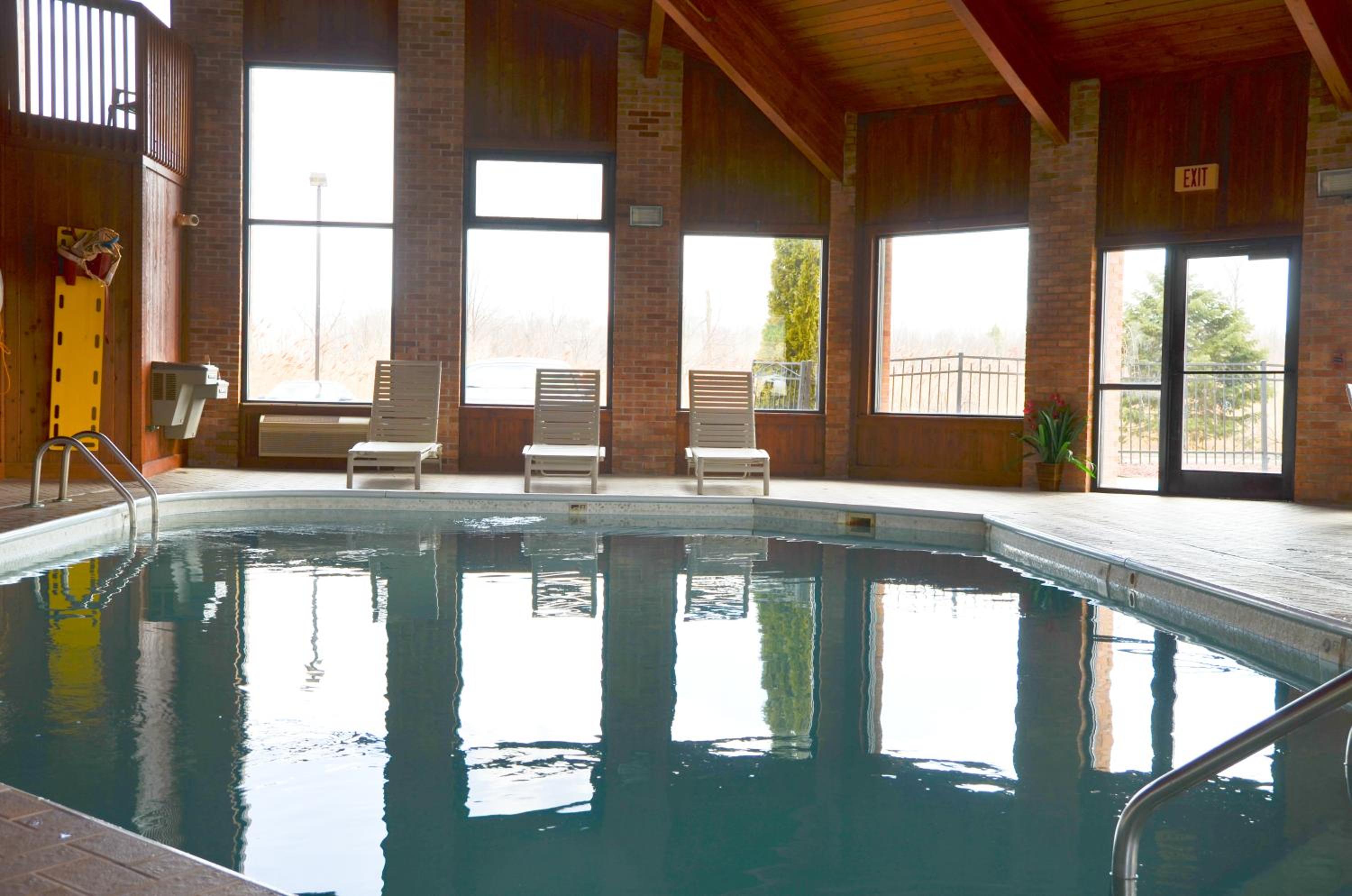Port Huron Vacations - Baymont by Wyndham Port Huron - Property Image 7