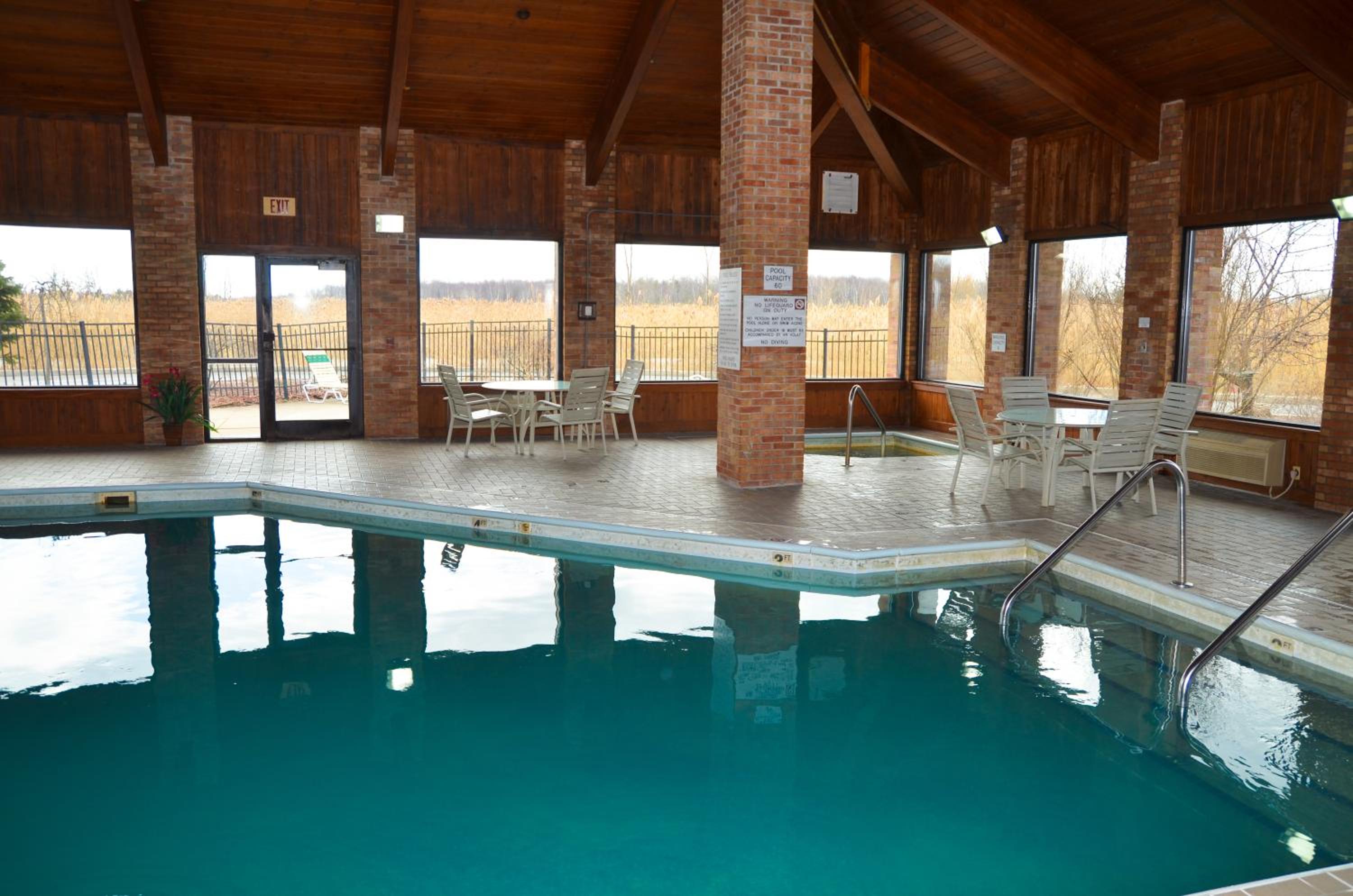 Port Huron Vacations - Baymont by Wyndham Port Huron - Property Image 8