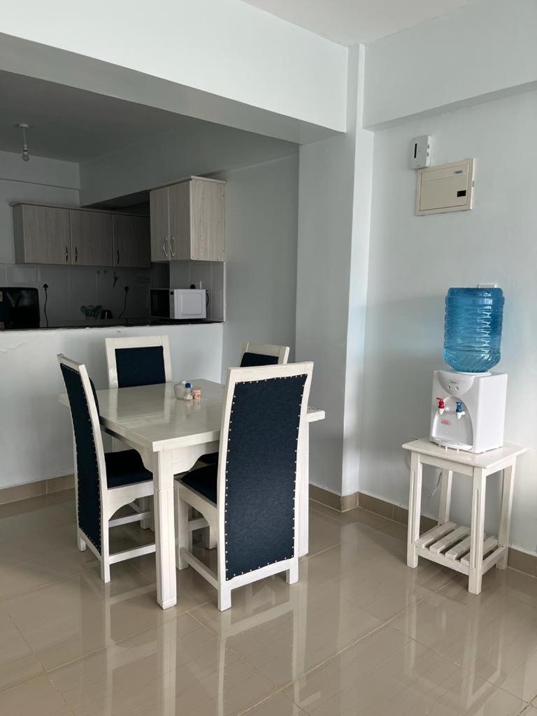 Zoe Homes Greypoint 1 and 2bedroom Apartment 301 view 3