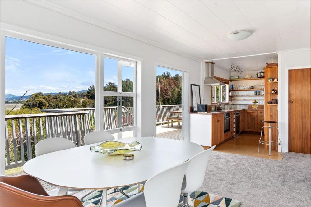 Emily's Beach House - Kaiteriteri Holiday Home view 5