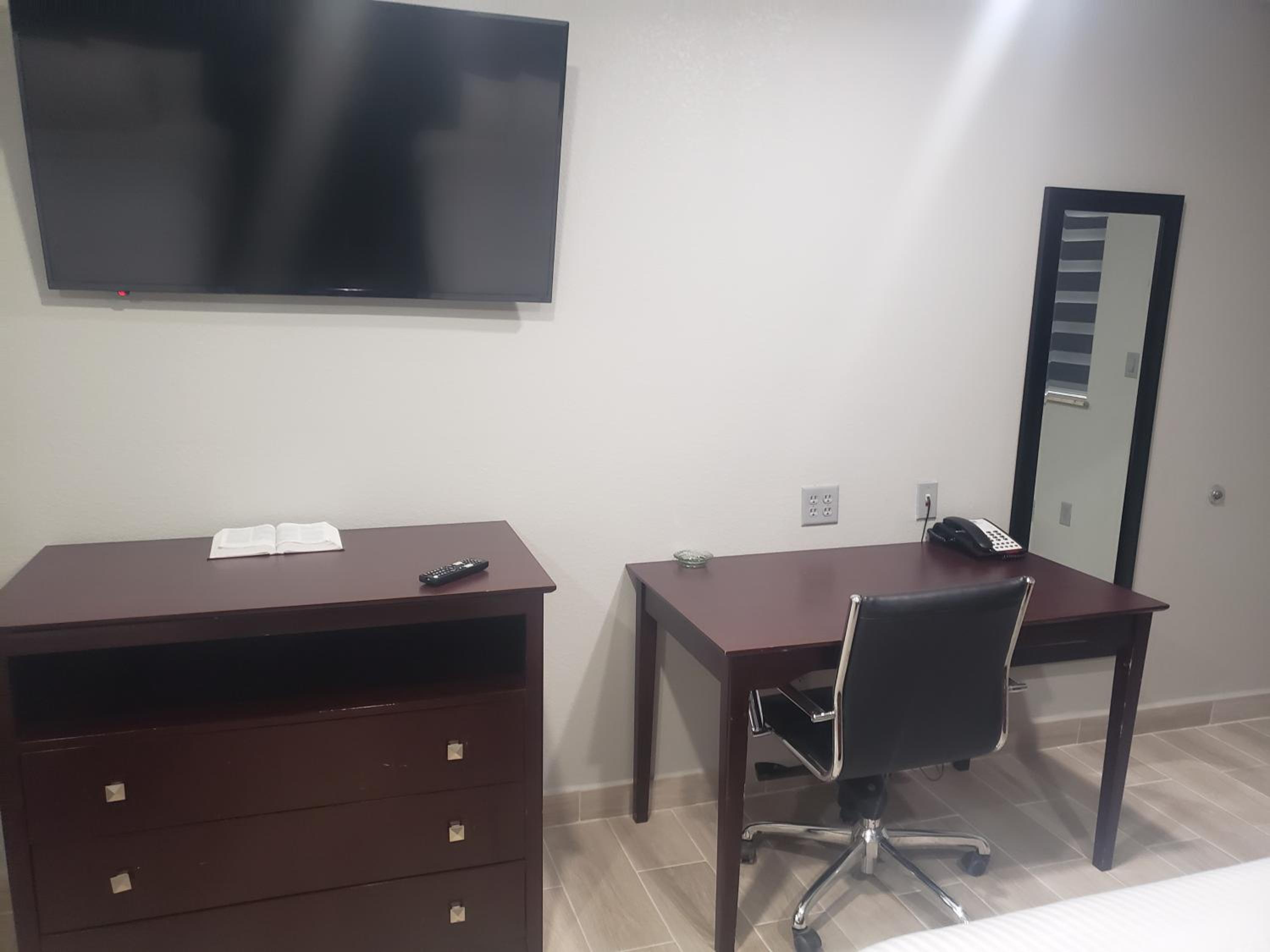 Cotulla Executive Inn