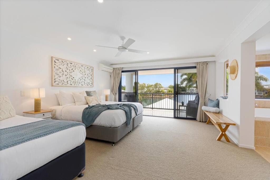 Stunning Waterfront Coastal Retreat, sleeps 13