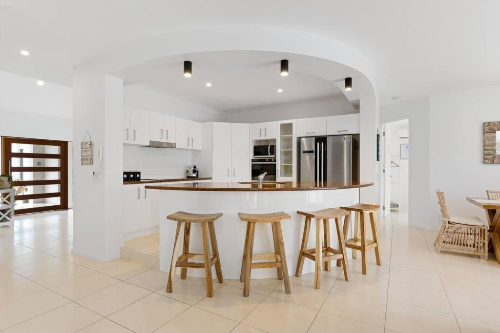 Stunning Waterfront Coastal Retreat, sleeps 13